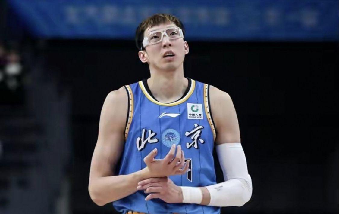 进攻篮板6比17!北京花1亿买的中锋,护框能力体现在哪?